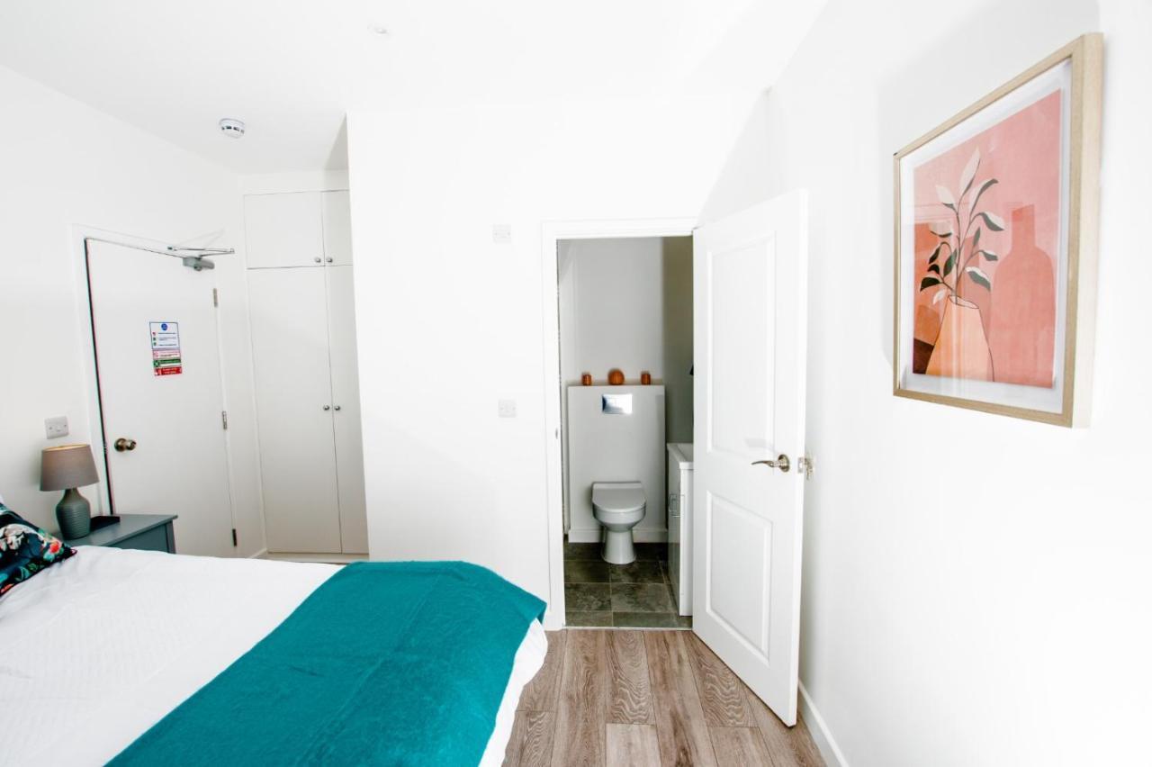 Dunamis Staycation 1 Кройдон Екстериор снимка